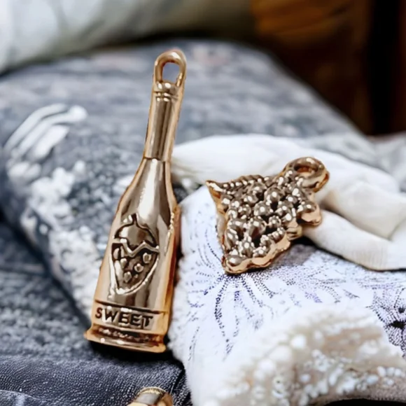 Wine Bottle and Grapes Charms - Picture 7 of 7